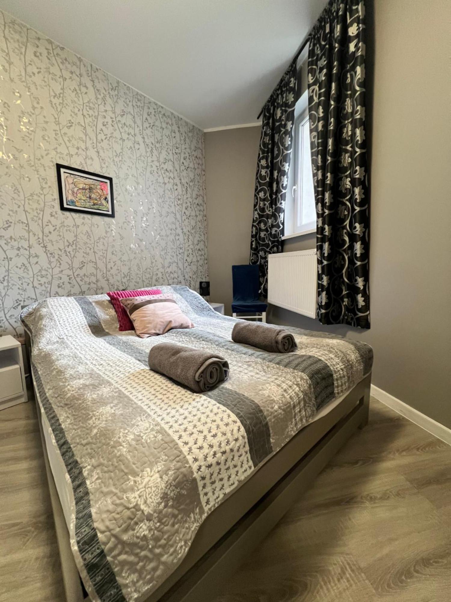 Apartamenty Cieplicka 20A เยเลเนียกูรา ภายนอก รูปภาพ
